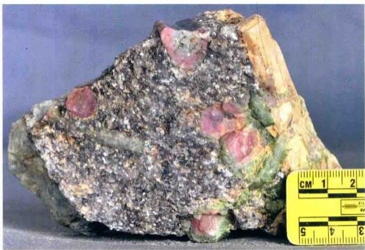 Tipo pegmatitico granitico