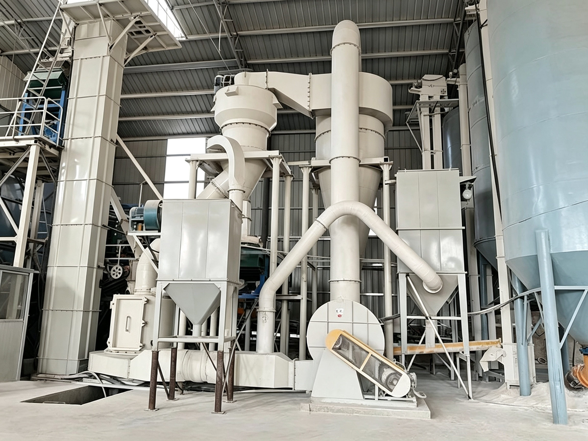 Panoramica su una linea di produzione con mulino Raymond